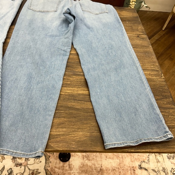 Size 12 Jeans 3 Pairs together . Old Navy(2) Wonderly(1) BGUC - Picture 11 of 13